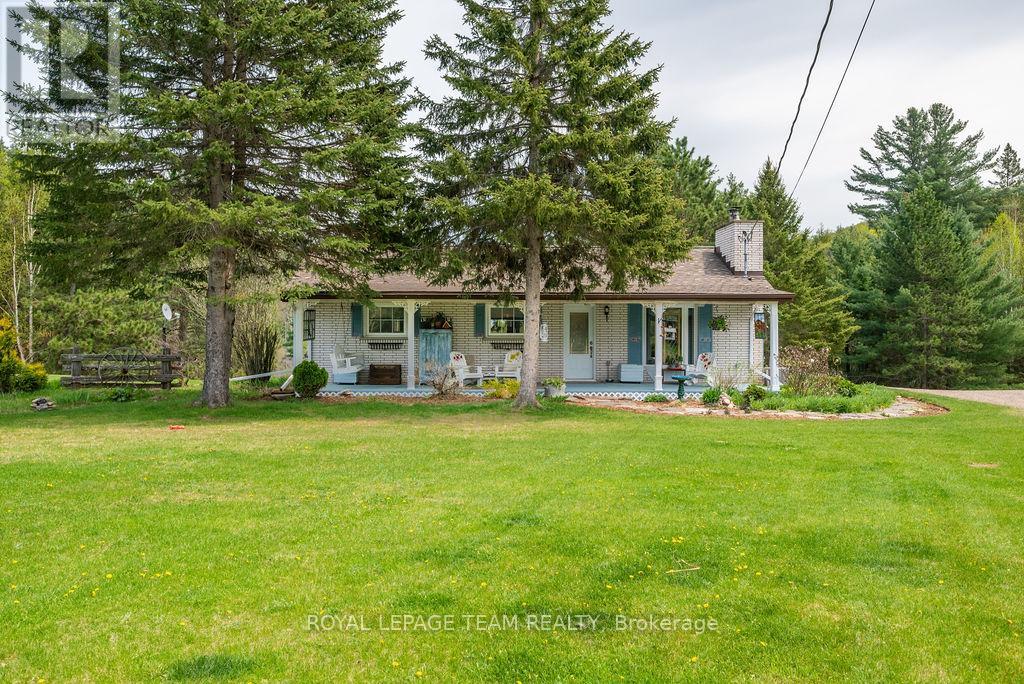 11462 Opeongo Road, Madawaska Valley, Ontario  K0J 1B0 - Photo 2 - X12064106