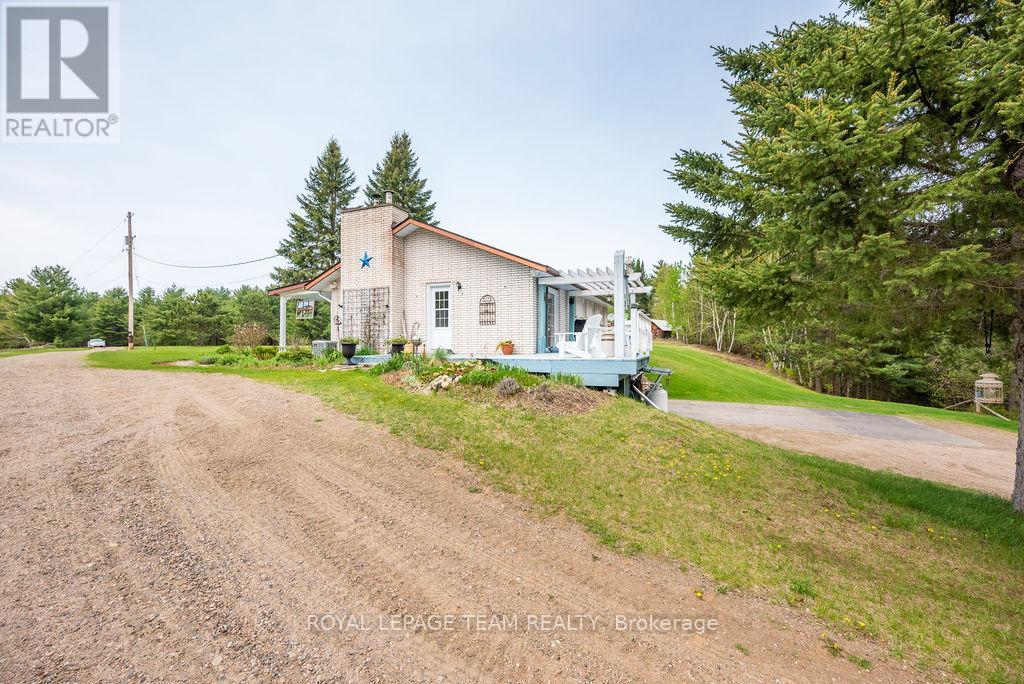 11462 Opeongo Road, Madawaska Valley, Ontario  K0J 1B0 - Photo 35 - X12064106