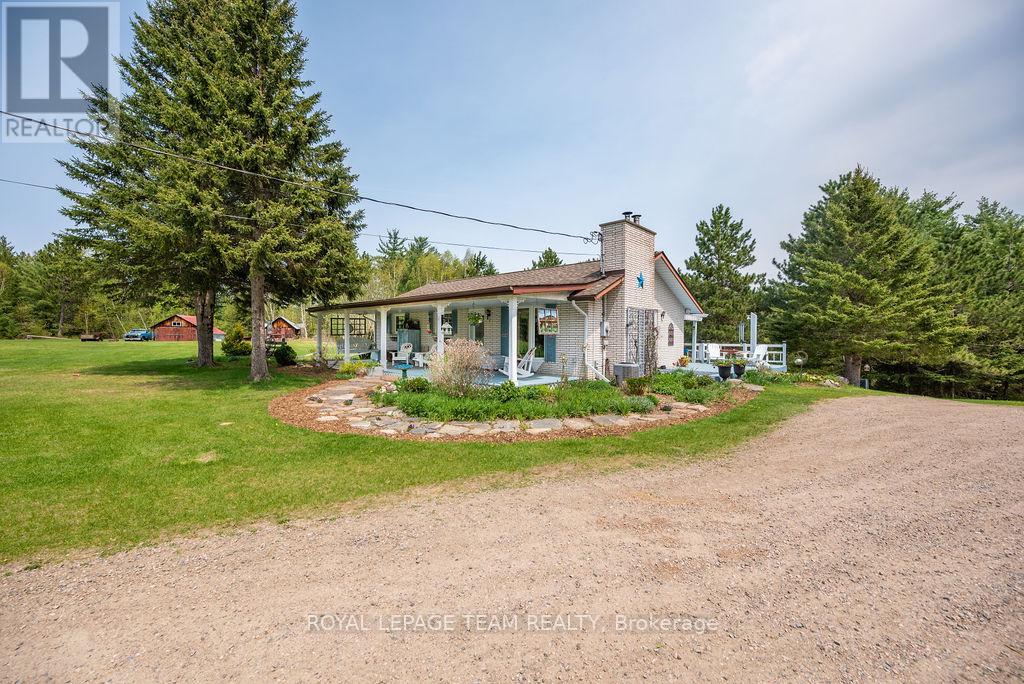 11462 Opeongo Road, Madawaska Valley, Ontario  K0J 1B0 - Photo 4 - X12064106