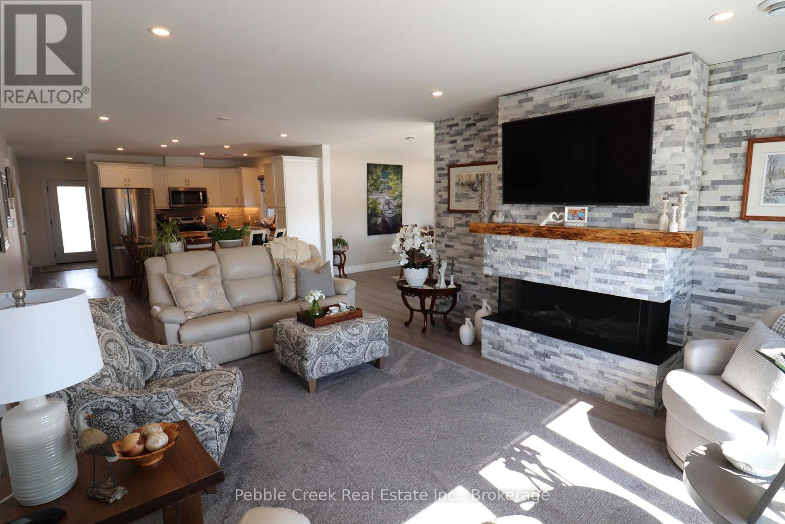 215 Lake Breeze Drive, Ashfield-Colborne-Wawanosh, Ontario  N7A 0C6 - Photo 14 - X12014778