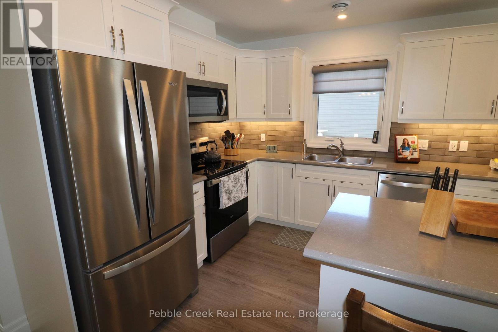 215 Lake Breeze Drive, Ashfield-Colborne-Wawanosh, Ontario  N7A 0C6 - Photo 9 - X12014778