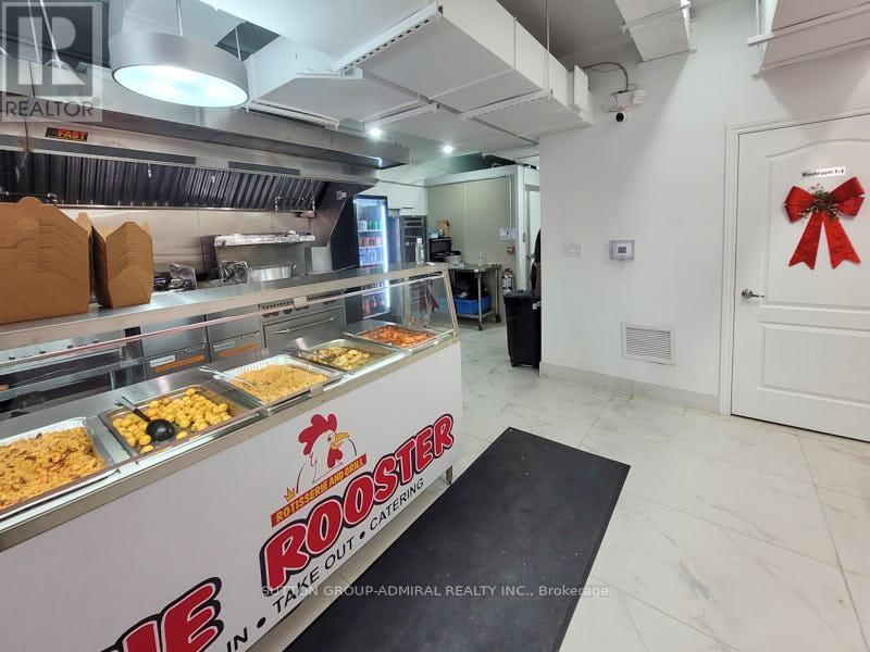 1395 Yonge Street, Toronto, Ontario  M4T 1Y4 - Photo 3 - C12064105