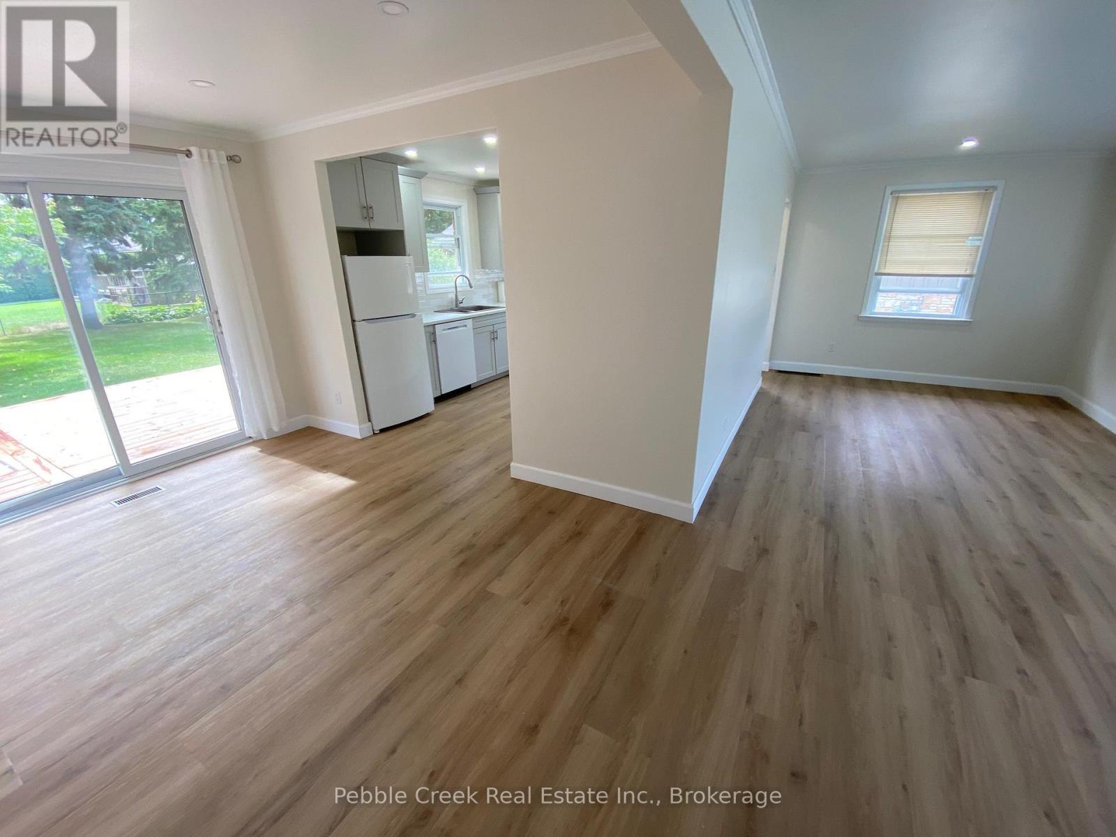 187 Cayley Street, Goderich, Ontario  N7A 2A4 - Photo 8 - X12063599