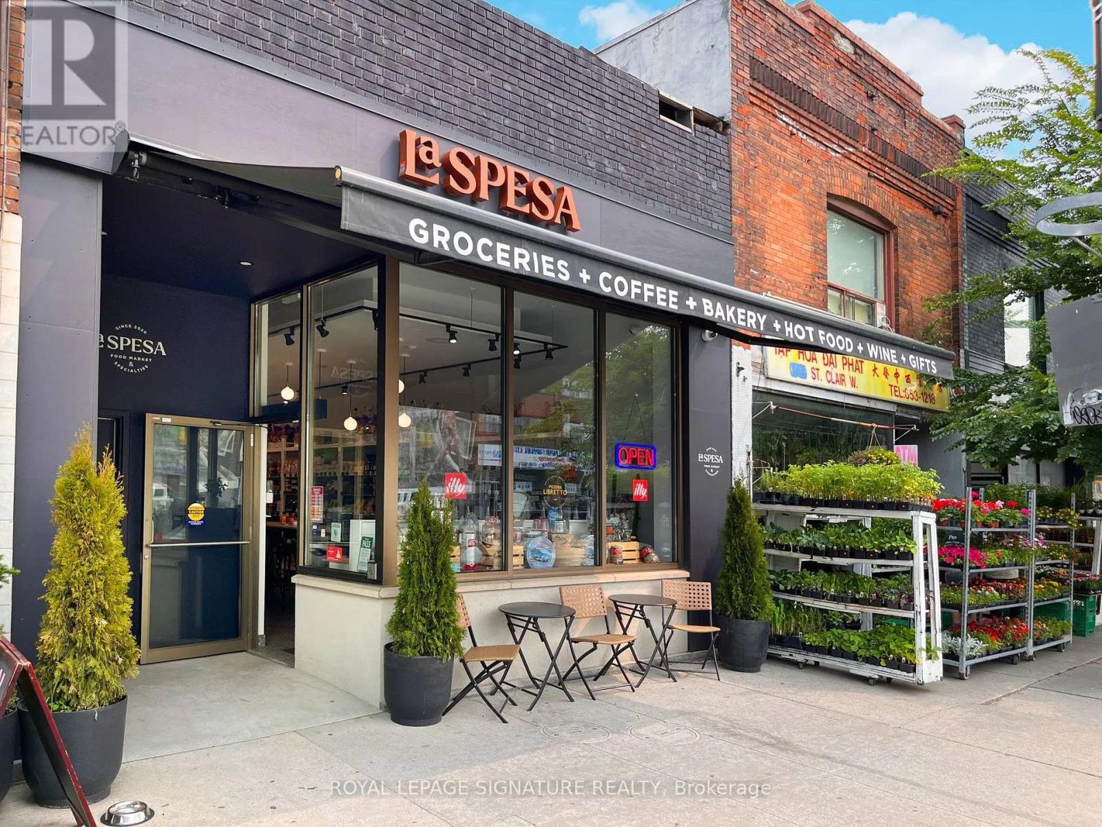 1700 ST CLAIR AVENUE W, Toronto, Ontario
