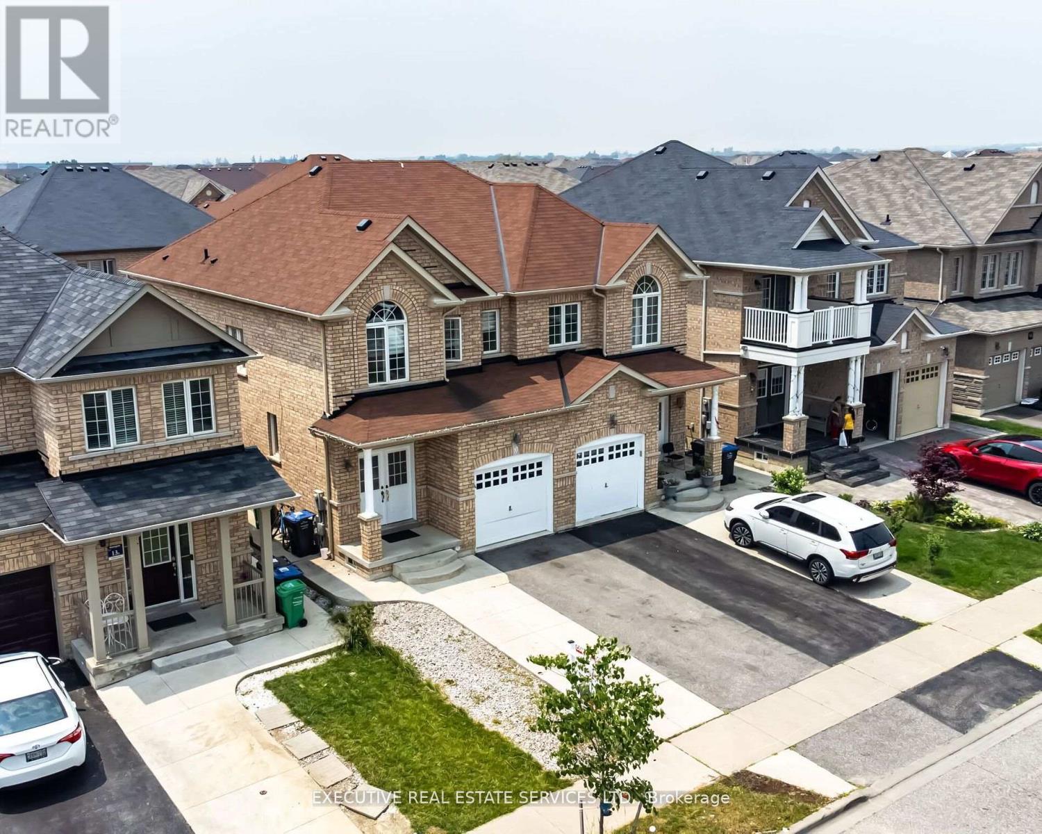 Property at 10 NATRONIA TRAIL image 2
