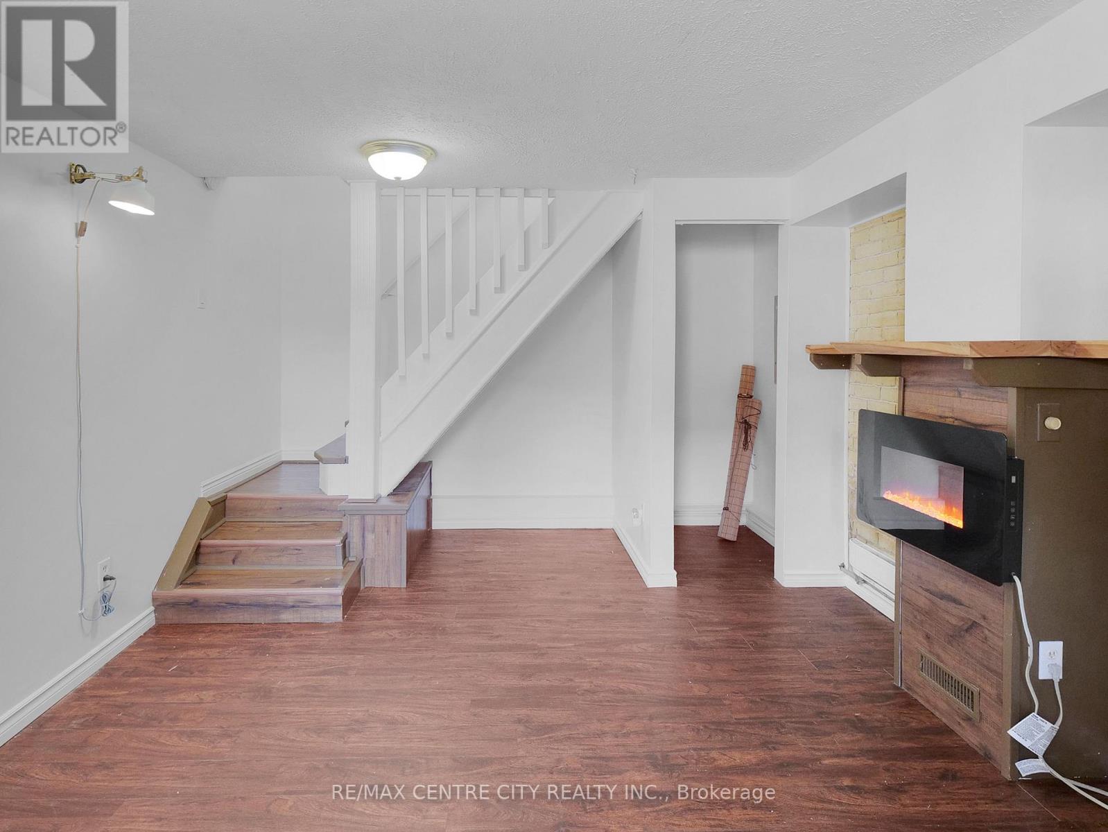 Photo 41 of 50 for 740 Queens Avenue
