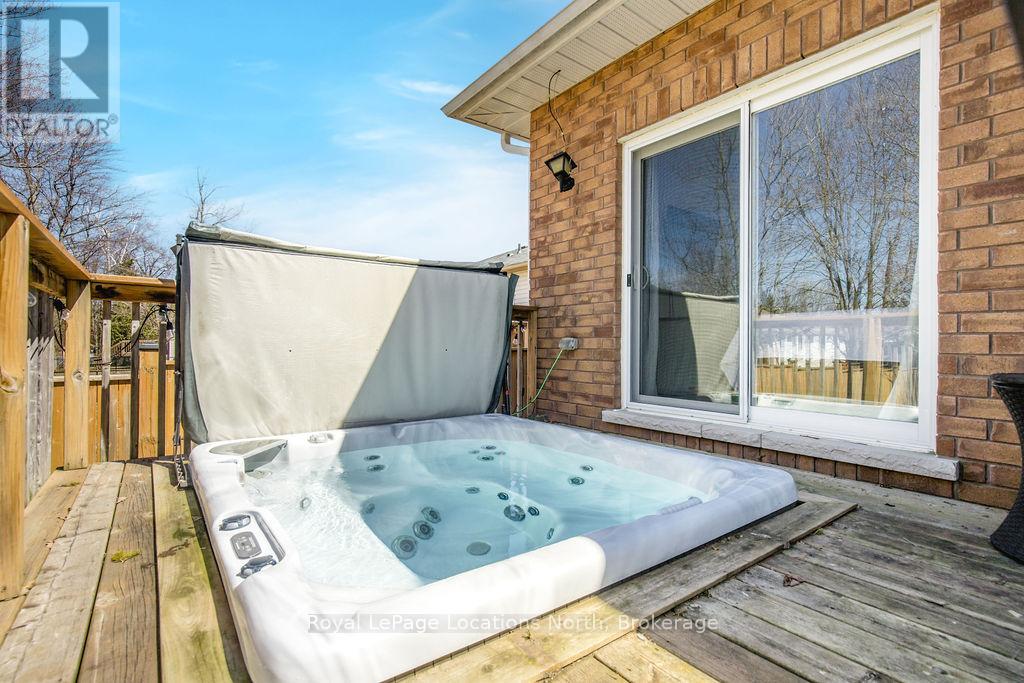 54 Royal Beech Drive, Wasaga Beach, Ontario  L9Z 1H3 - Photo 32 - S12064251