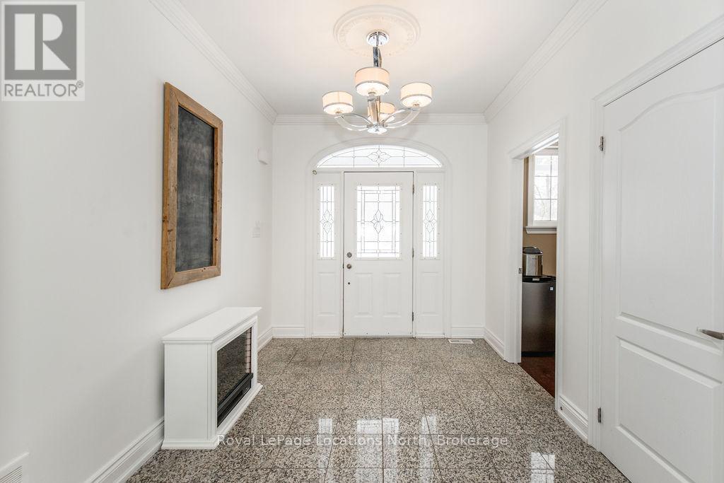 Property at 54 ROYAL BEECH DRIVE image 4