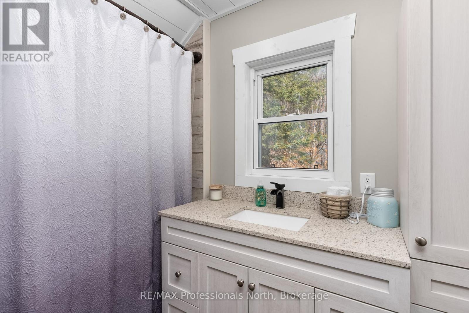 1228 Ronville Road, Lake Of Bays, Ontario  P0A 1H0 - Photo 17 - X12064229