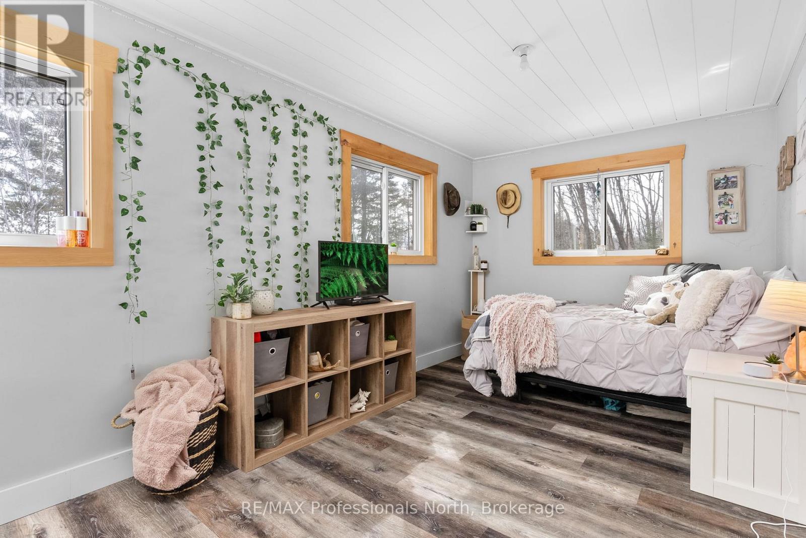 1228 Ronville Road, Lake Of Bays, Ontario  P0A 1H0 - Photo 18 - X12064229