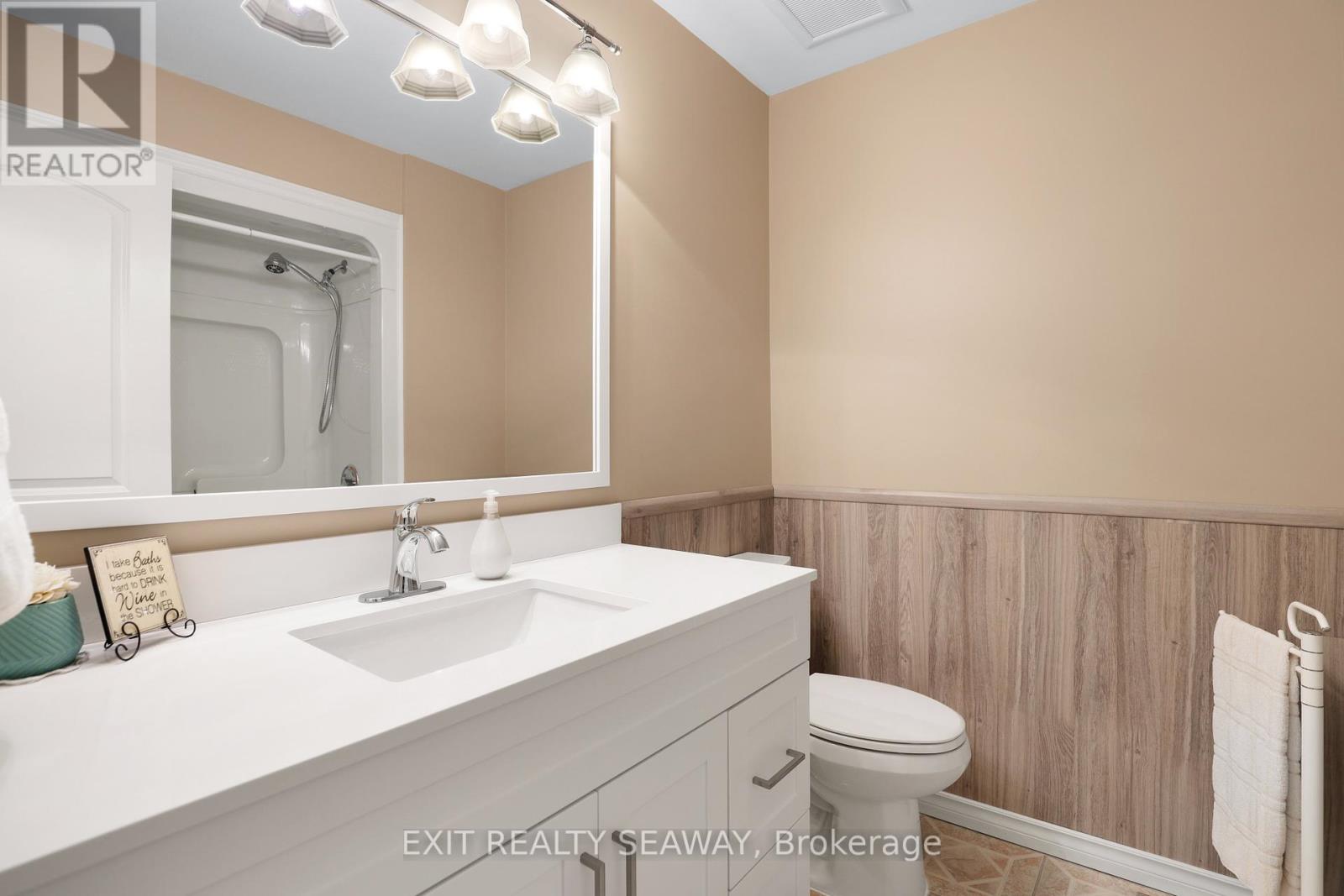 17300 Valade Road, South Stormont, Ontario  K0C 2A0 - Photo 15 - X12062220