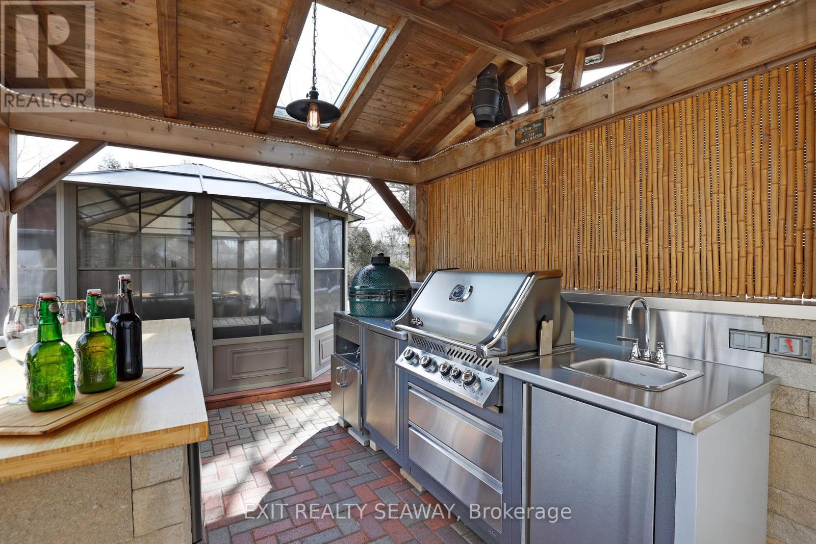 17300 Valade Road, South Stormont, Ontario  K0C 2A0 - Photo 25 - X12062220