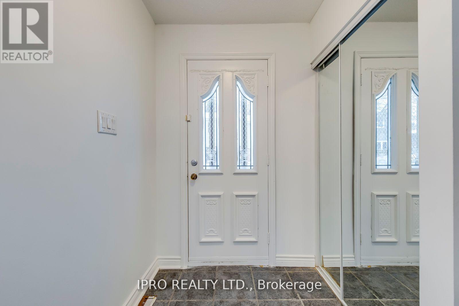 Property at 101 - 1050 SHAWNMARR ROAD image 5