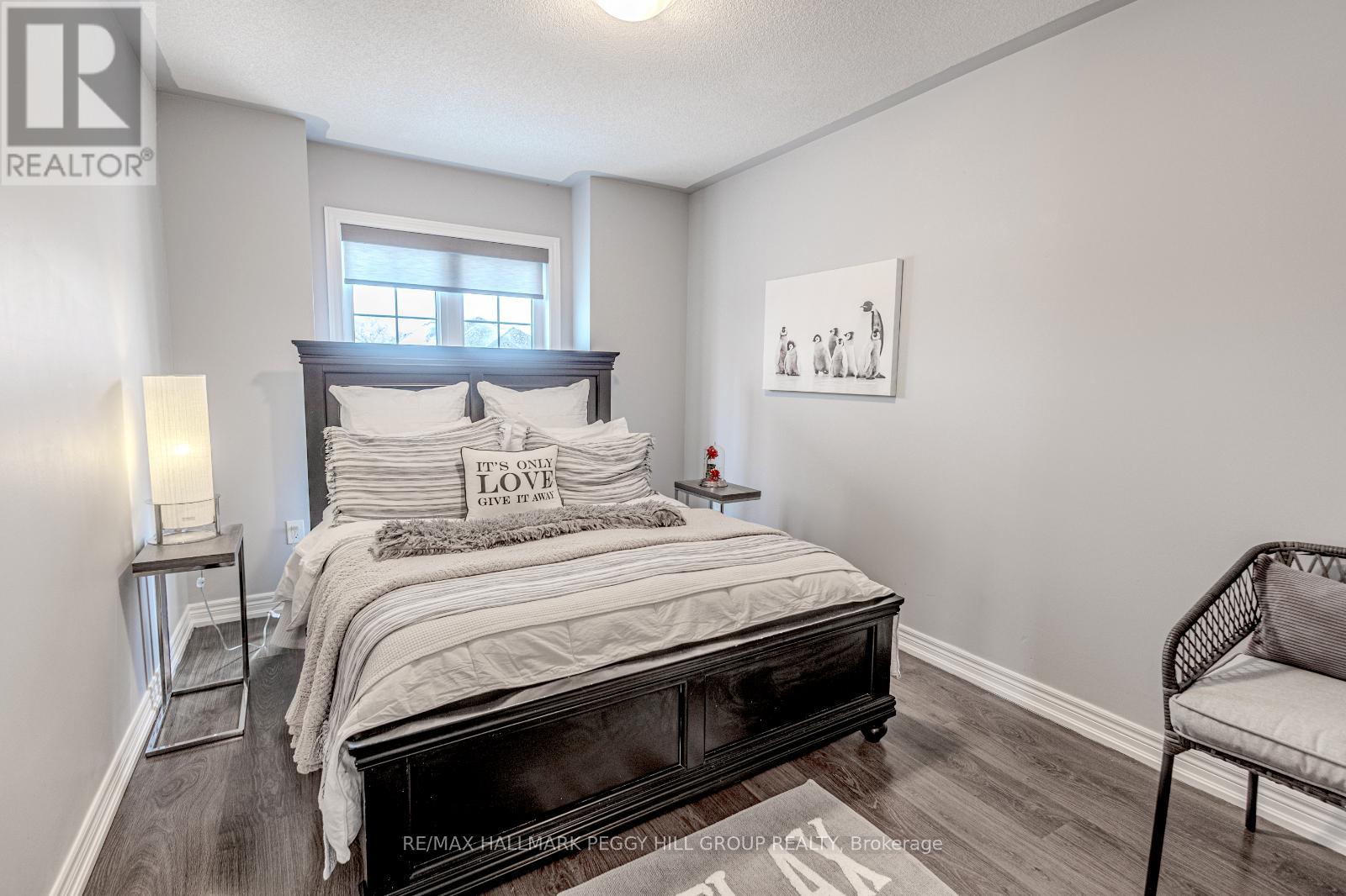 4 Greenwood Drive, Essa (Angus), Ontario  L3W 0N5 - Photo 11 - N12064217