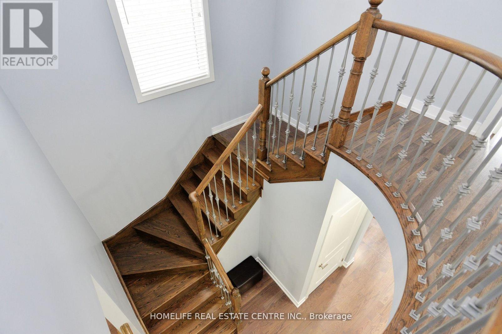 11 Villadowns Trail, Brampton, Ontario  L6R 3V6 - Photo 24 - W12064253