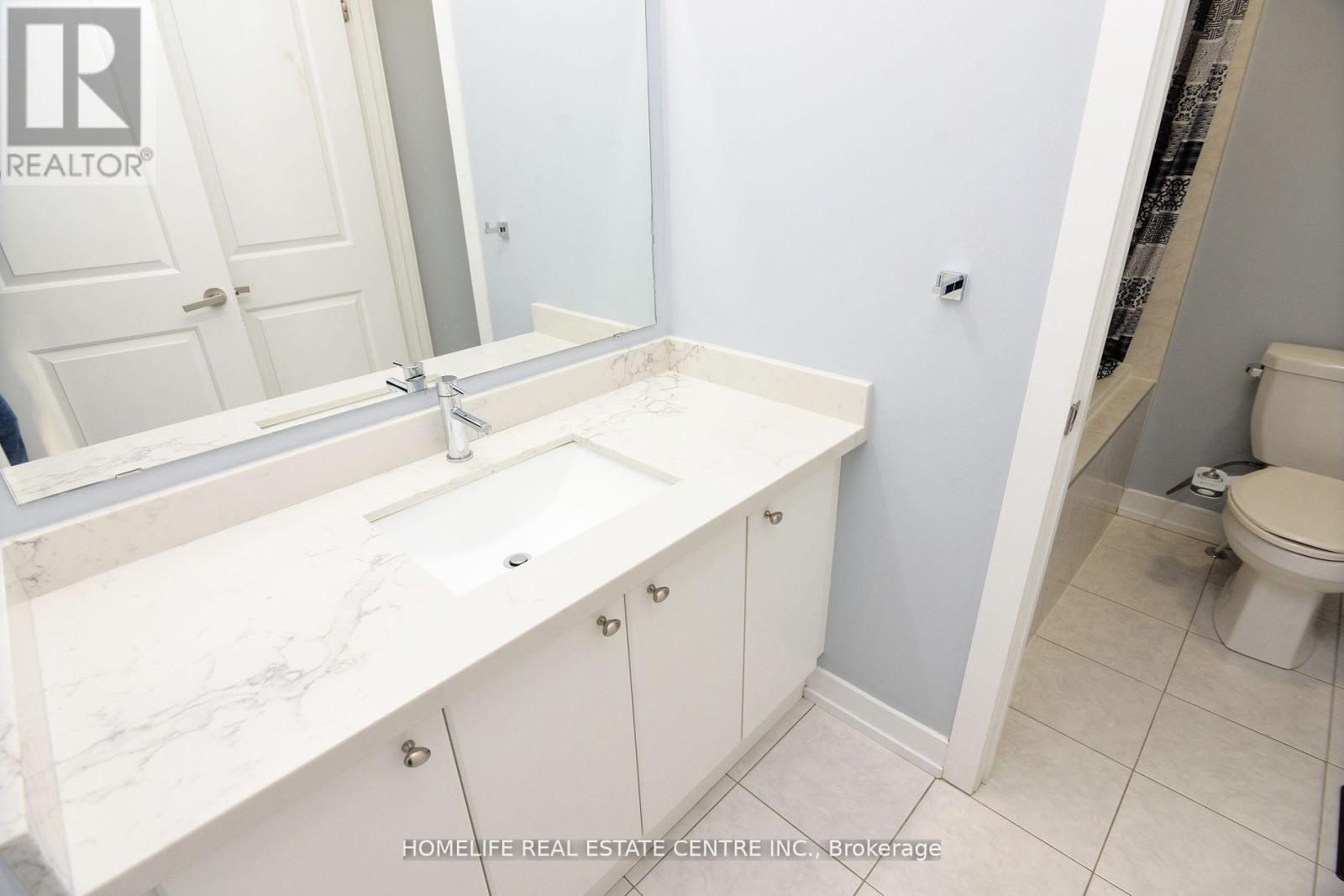 11 Villadowns Trail, Brampton, Ontario  L6R 3V6 - Photo 37 - W12064253