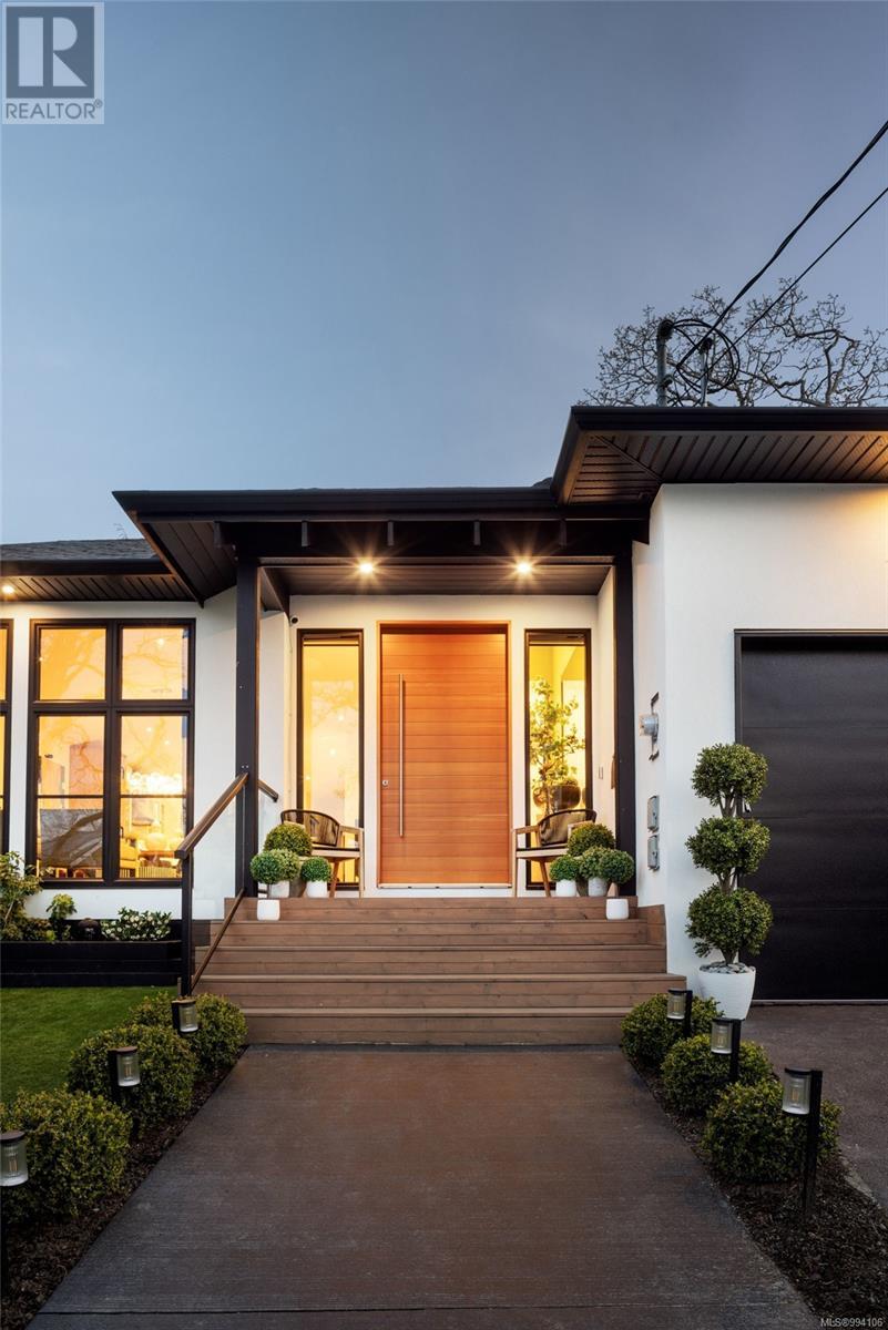 Property at 2473 Plumer St image 3