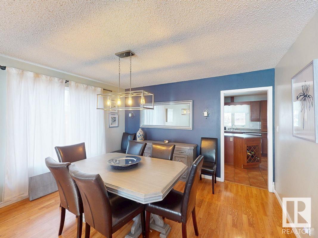 Property at 12 BENNETT PL image 1