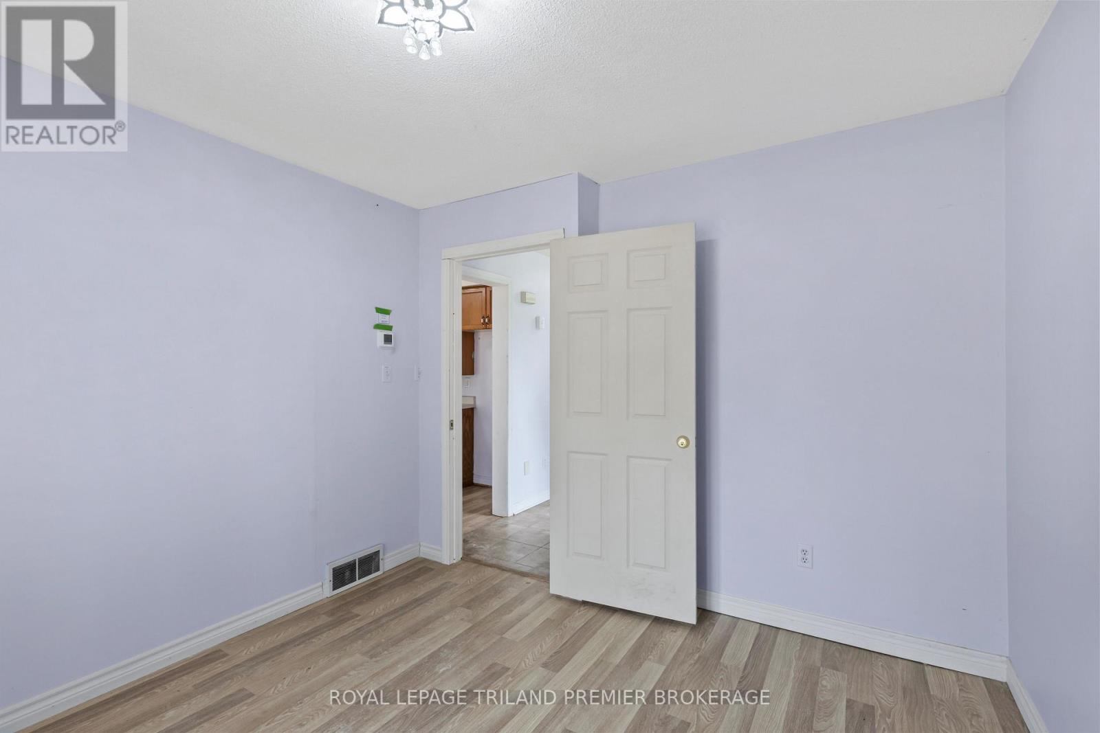 Photo 12 of 31 for 28 - 1478 Adelaide Street N