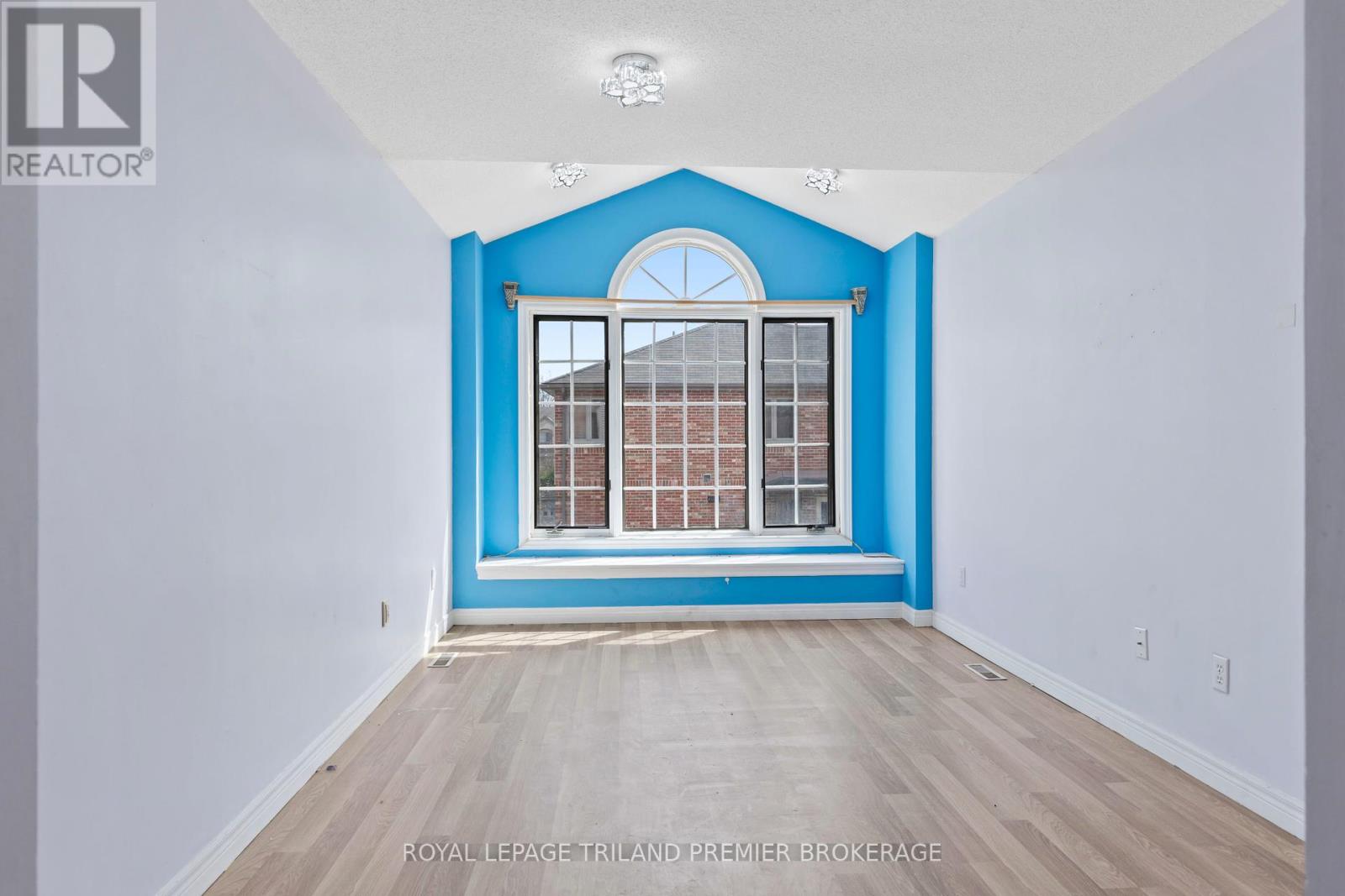 Photo 17 of 31 for 28 - 1478 Adelaide Street N