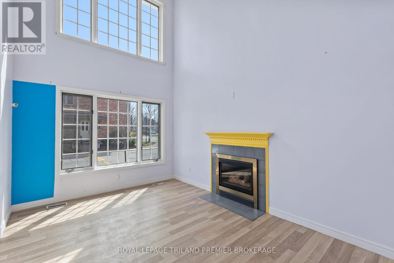 Photo 5 of 31 for 28 - 1478 Adelaide Street N