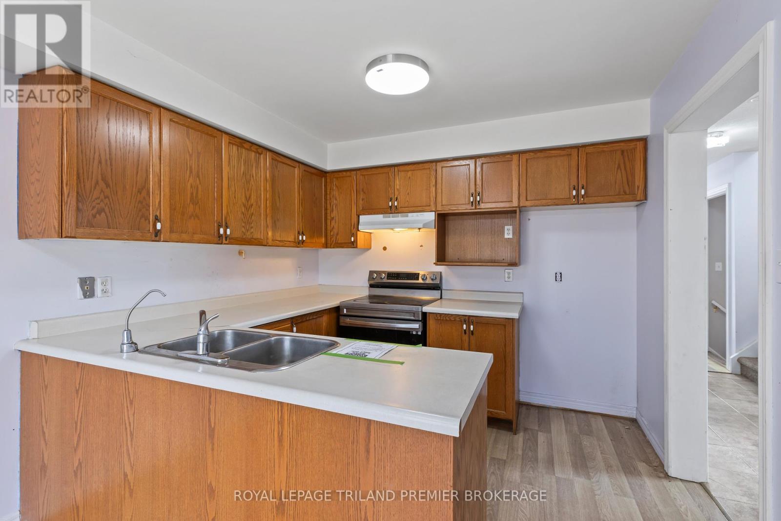Photo 9 of 31 for 28 - 1478 Adelaide Street N