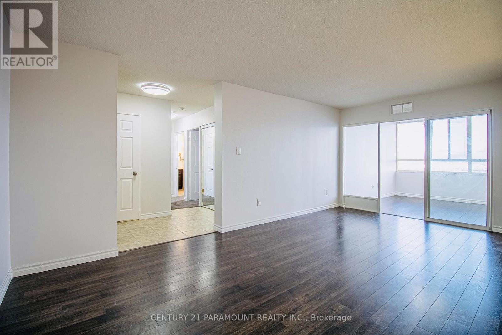 1802 - 100 County Court Boulevard, Brampton, Ontario  L6W 3X1 - Photo 8 - W12064264