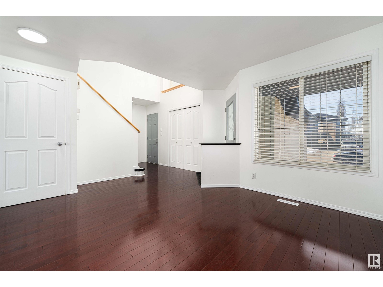Property at 13906 146 AV NW image 2