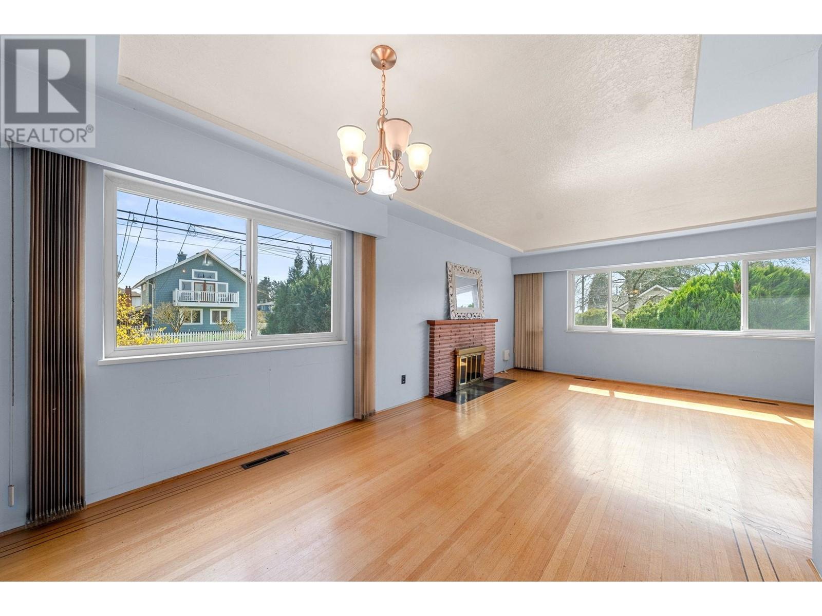 780 E 16th Street, North Vancouver, British Columbia  V7L 2V1 - Photo 10 - R2986395