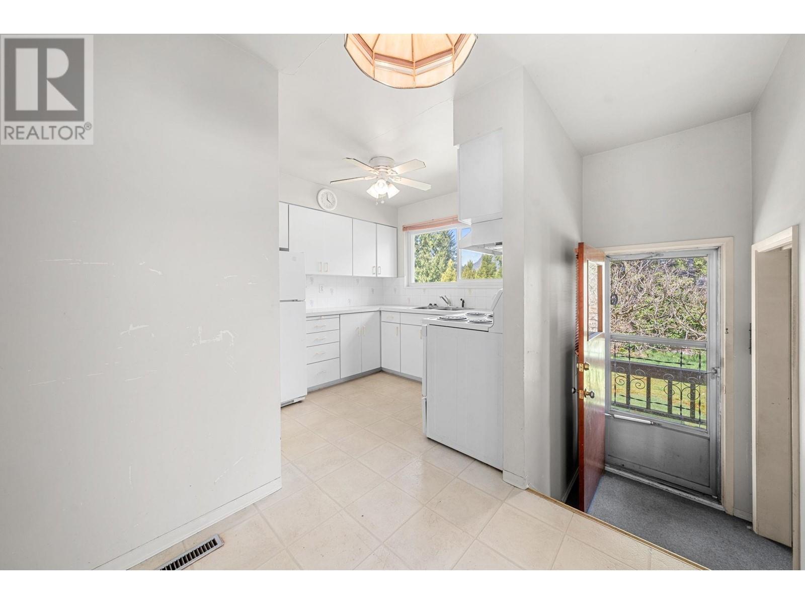 780 E 16th Street, North Vancouver, British Columbia  V7L 2V1 - Photo 12 - R2986395
