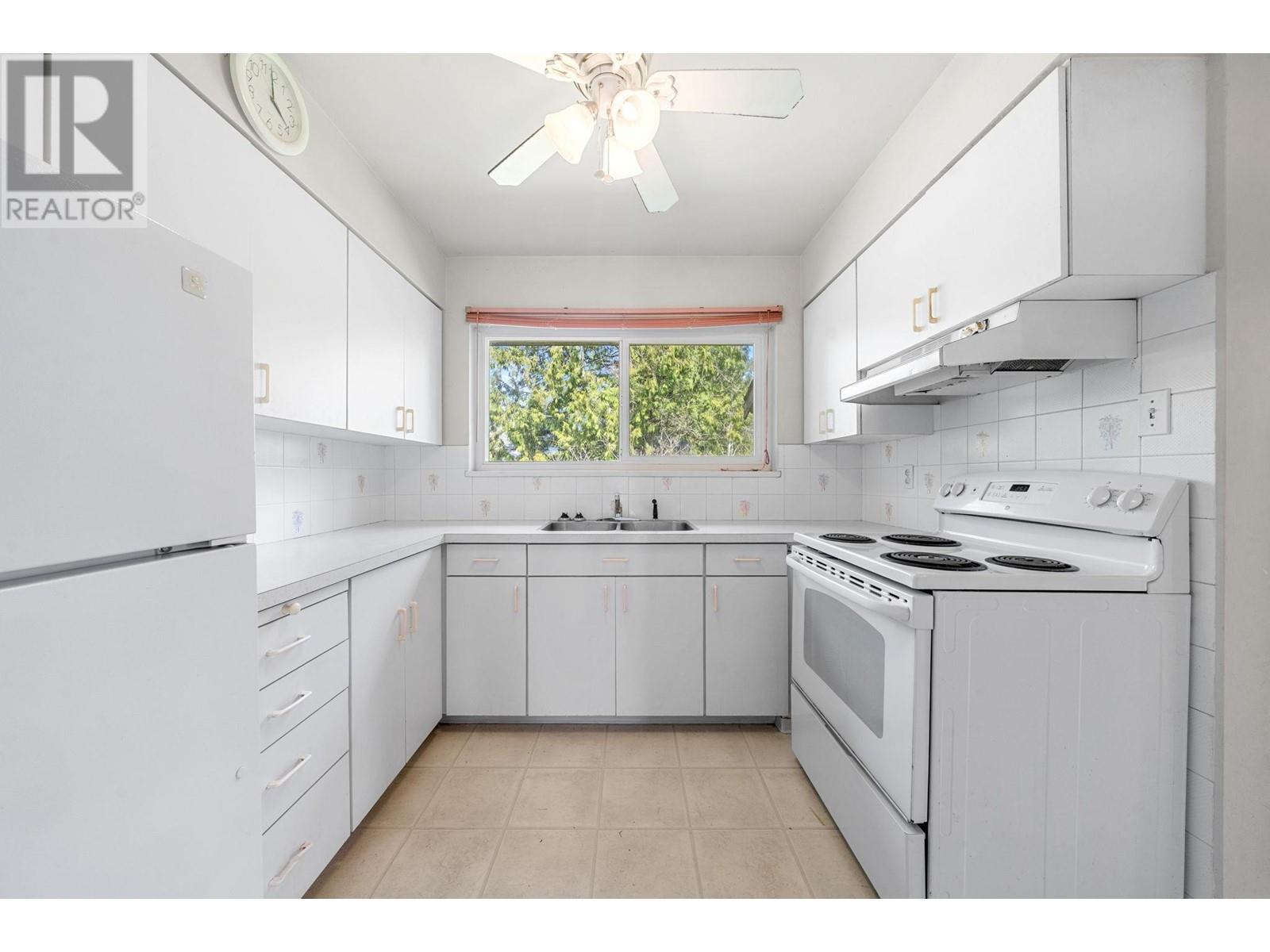 780 E 16th Street, North Vancouver, British Columbia  V7L 2V1 - Photo 16 - R2986395