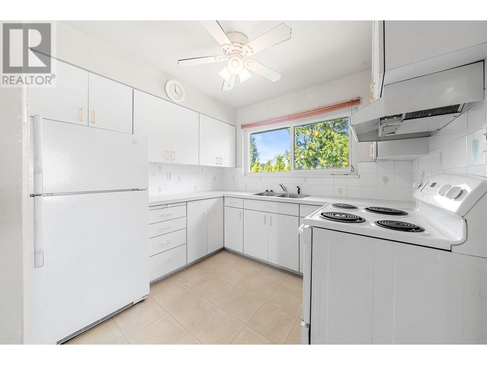 780 E 16th Street, North Vancouver, British Columbia  V7L 2V1 - Photo 14 - R2986395