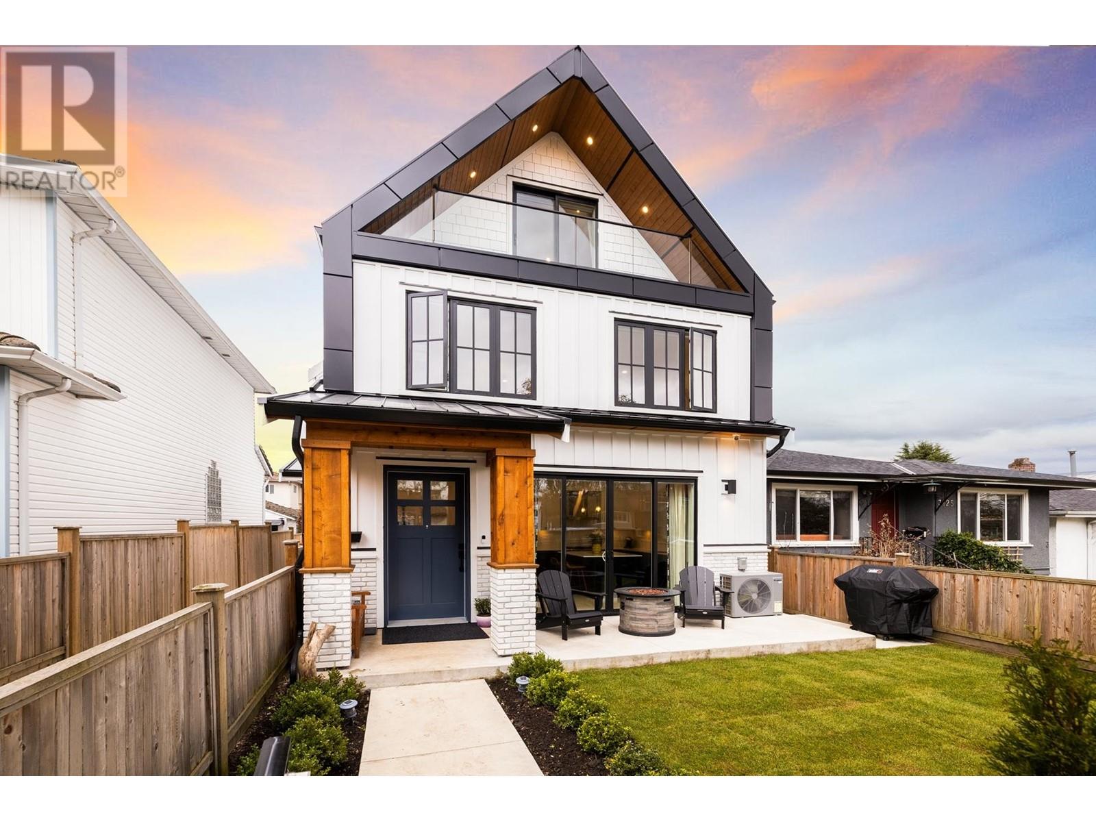 1 3119 CHARLES STREET, vancouver, British Columbia
