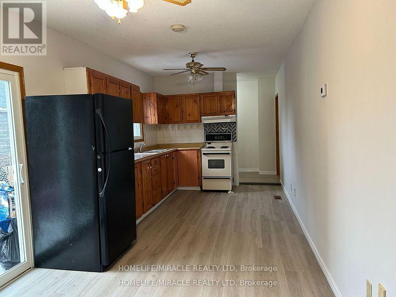 Property at 252 BLOOR STREET E image 3