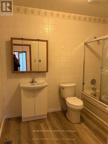Property at 252 BLOOR STREET E image 5