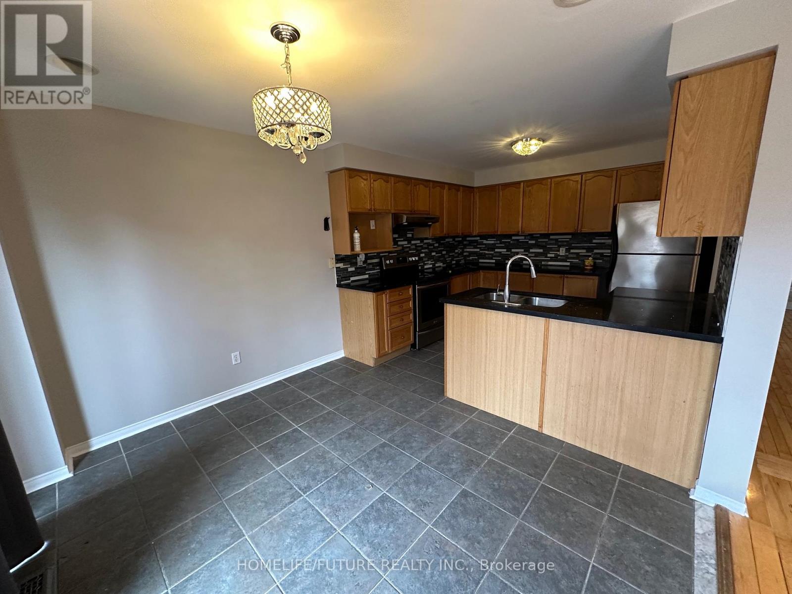 1066 Keswick Court, Oshawa, Ontario  L1K 2V2 - Photo 11 - E12064311