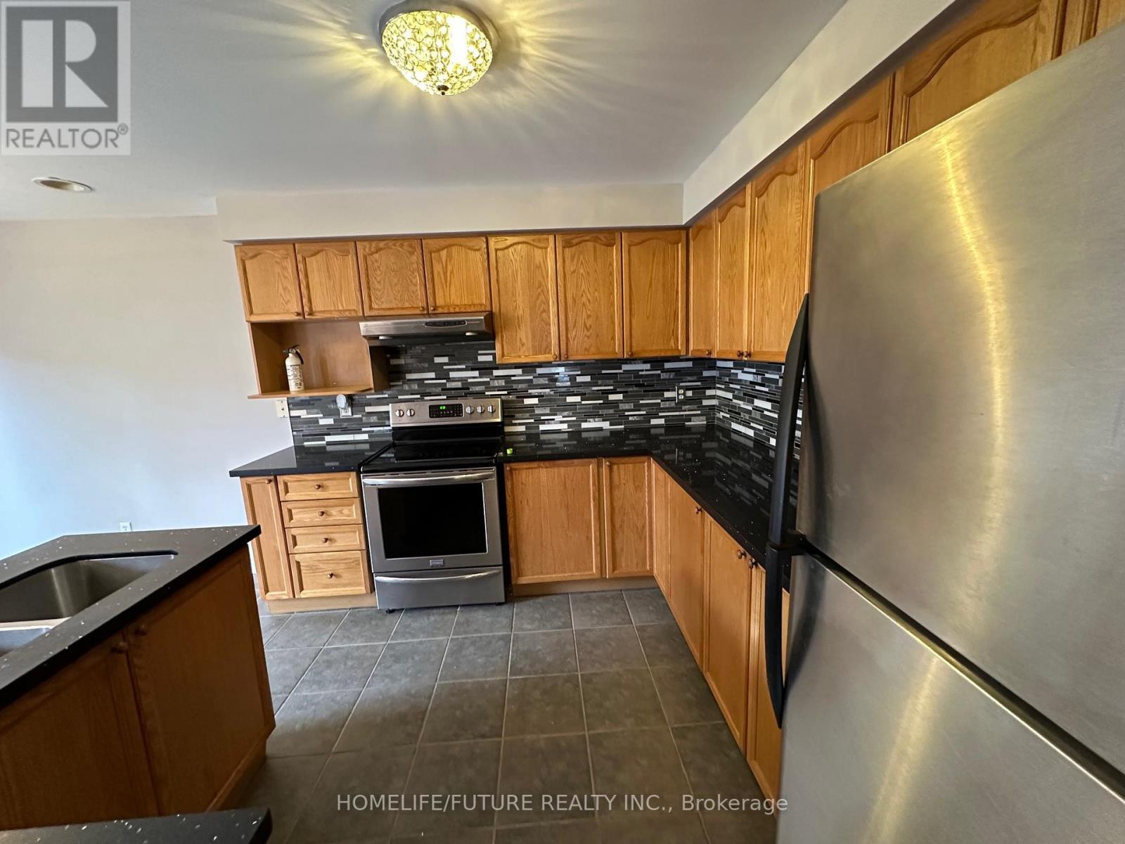 1066 Keswick Court, Oshawa, Ontario  L1K 2V2 - Photo 12 - E12064311