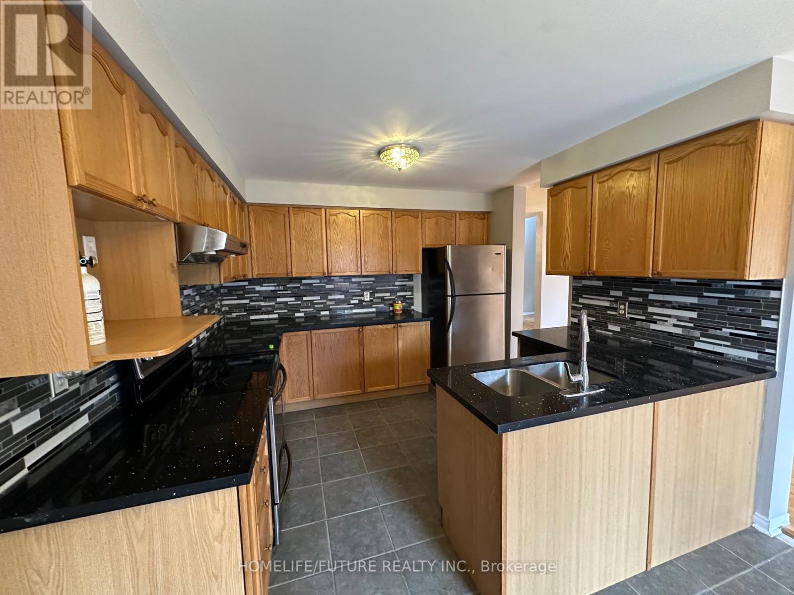 1066 Keswick Court, Oshawa, Ontario  L1K 2V2 - Photo 14 - E12064311
