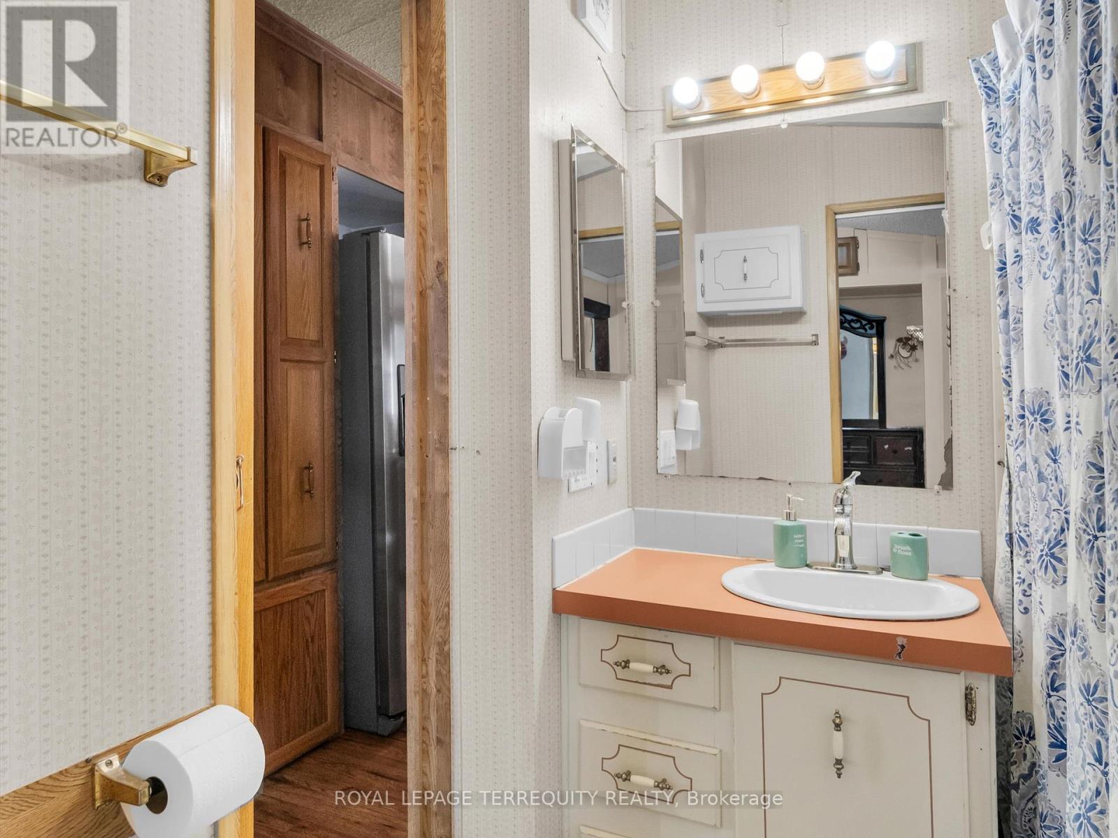 1088 Colony Road, Lake Of Bays, Ontario  P1L 1X3 - Photo 10 - X12061057
