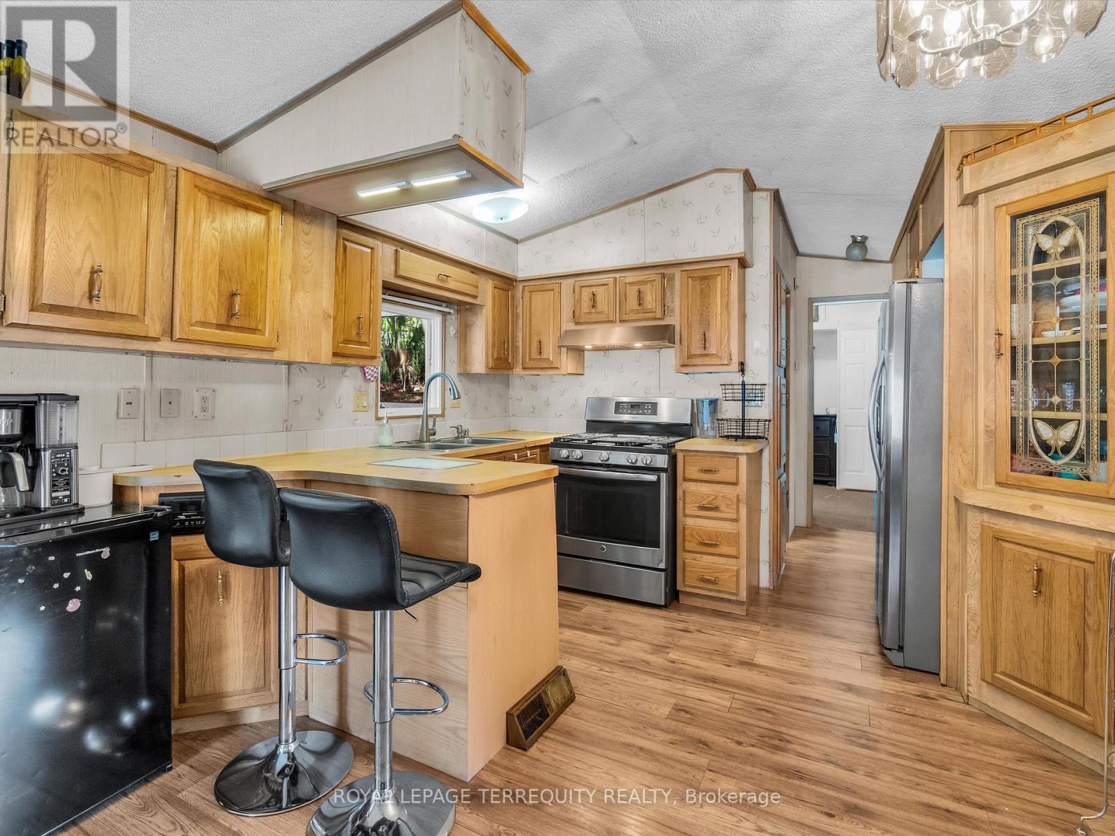 Property at 1088 COLONY ROAD image 3
