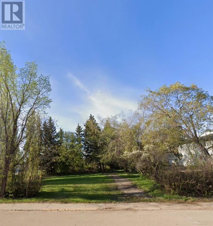 Property at 4633 53 Avenue image 1