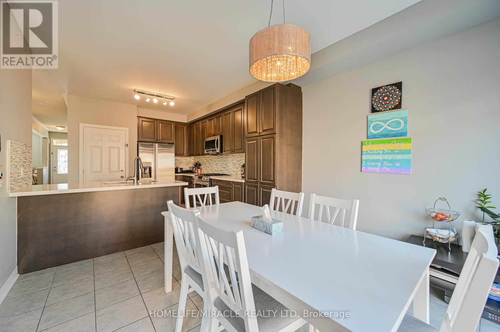 15 Fringetree Road, Brampton (Sandringham-Wellington North), Ontario  L6R 3V8 - Photo 11 - W12058715