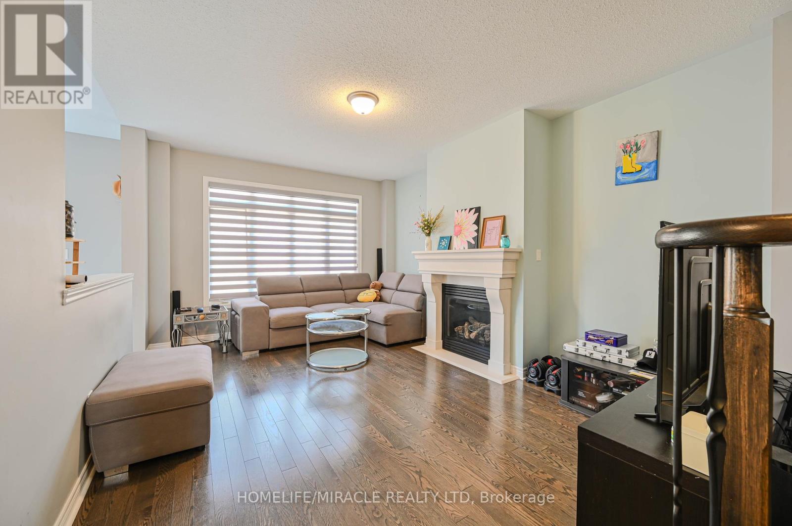 15 Fringetree Road, Brampton (Sandringham-Wellington North), Ontario  L6R 3V8 - Photo 12 - W12058715