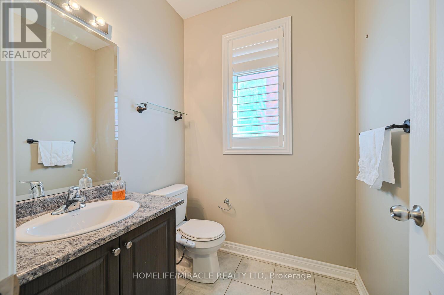 15 Fringetree Road, Brampton (Sandringham-Wellington North), Ontario  L6R 3V8 - Photo 14 - W12058715
