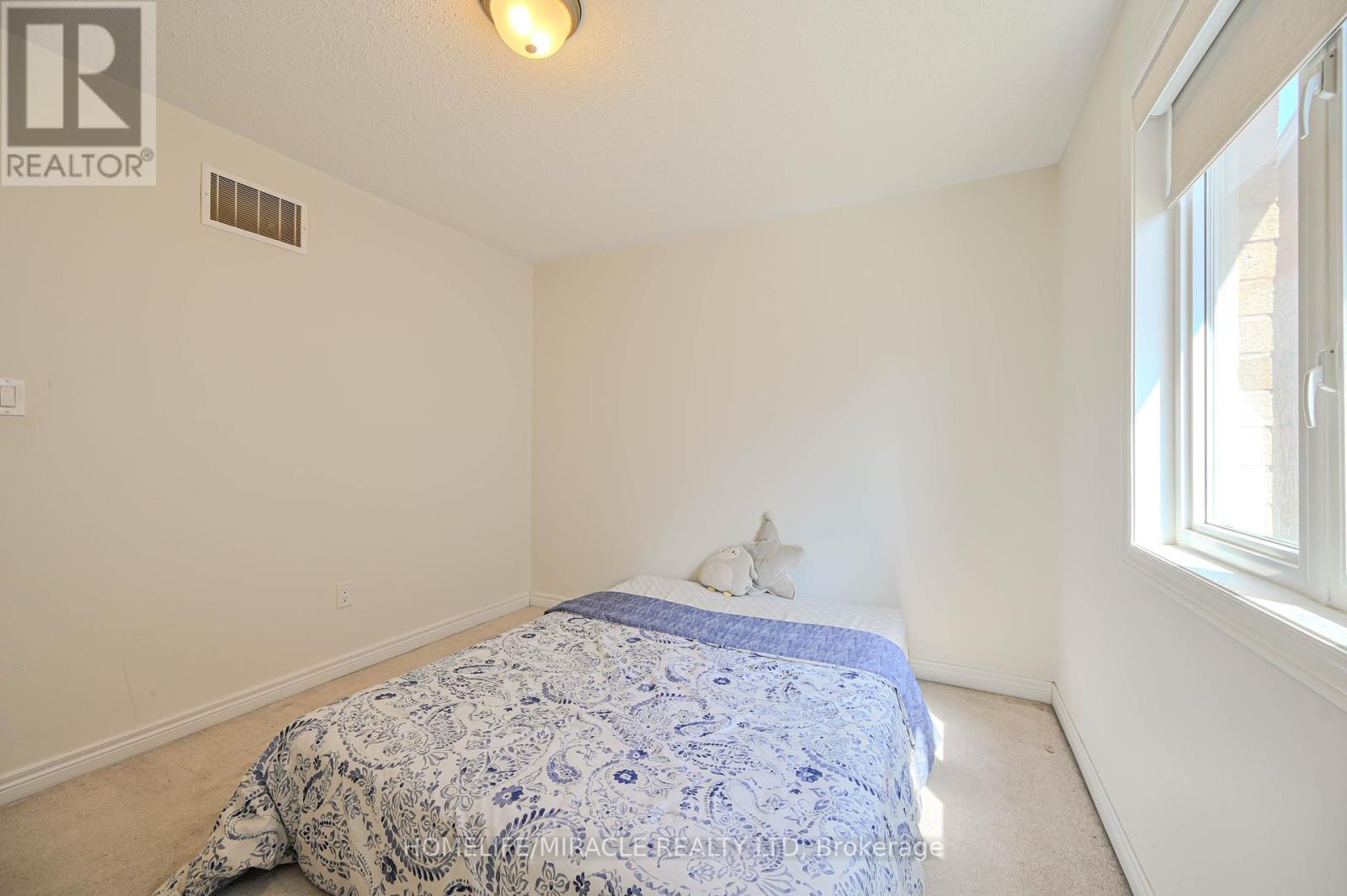15 Fringetree Road, Brampton (Sandringham-Wellington North), Ontario  L6R 3V8 - Photo 25 - W12058715