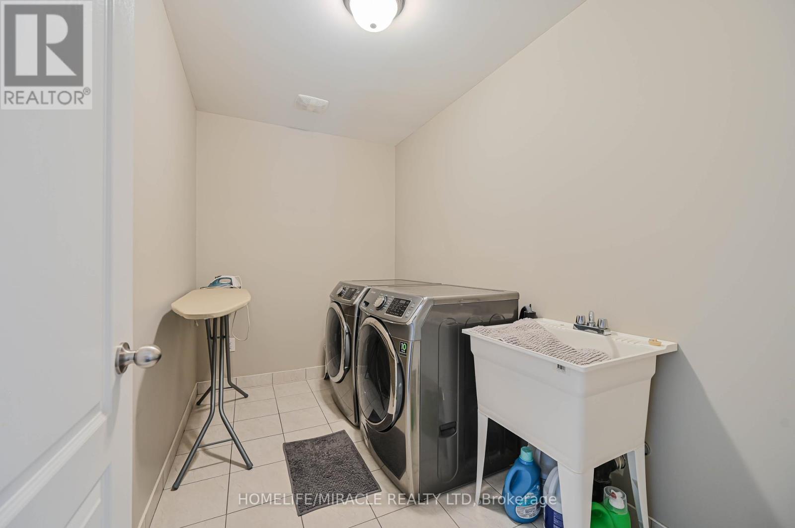 15 Fringetree Road, Brampton (Sandringham-Wellington North), Ontario  L6R 3V8 - Photo 29 - W12058715