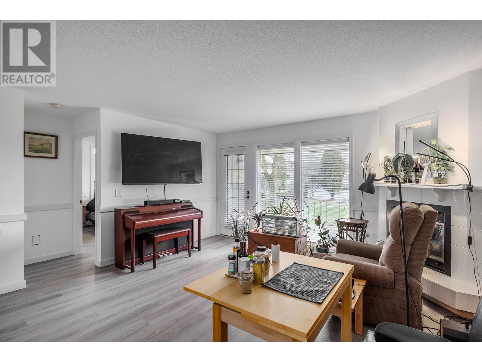 Property at 2200 Gordon Drive Unit# 13 image 4