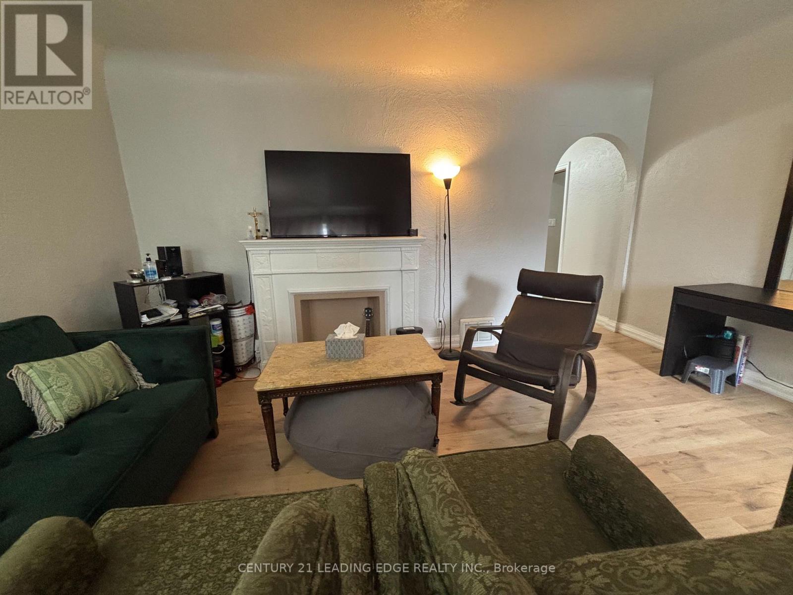 106 Whitney Avenue, Hamilton (Ainslie Wood), Ontario  L8S 2G5 - Photo 11 - X12064380