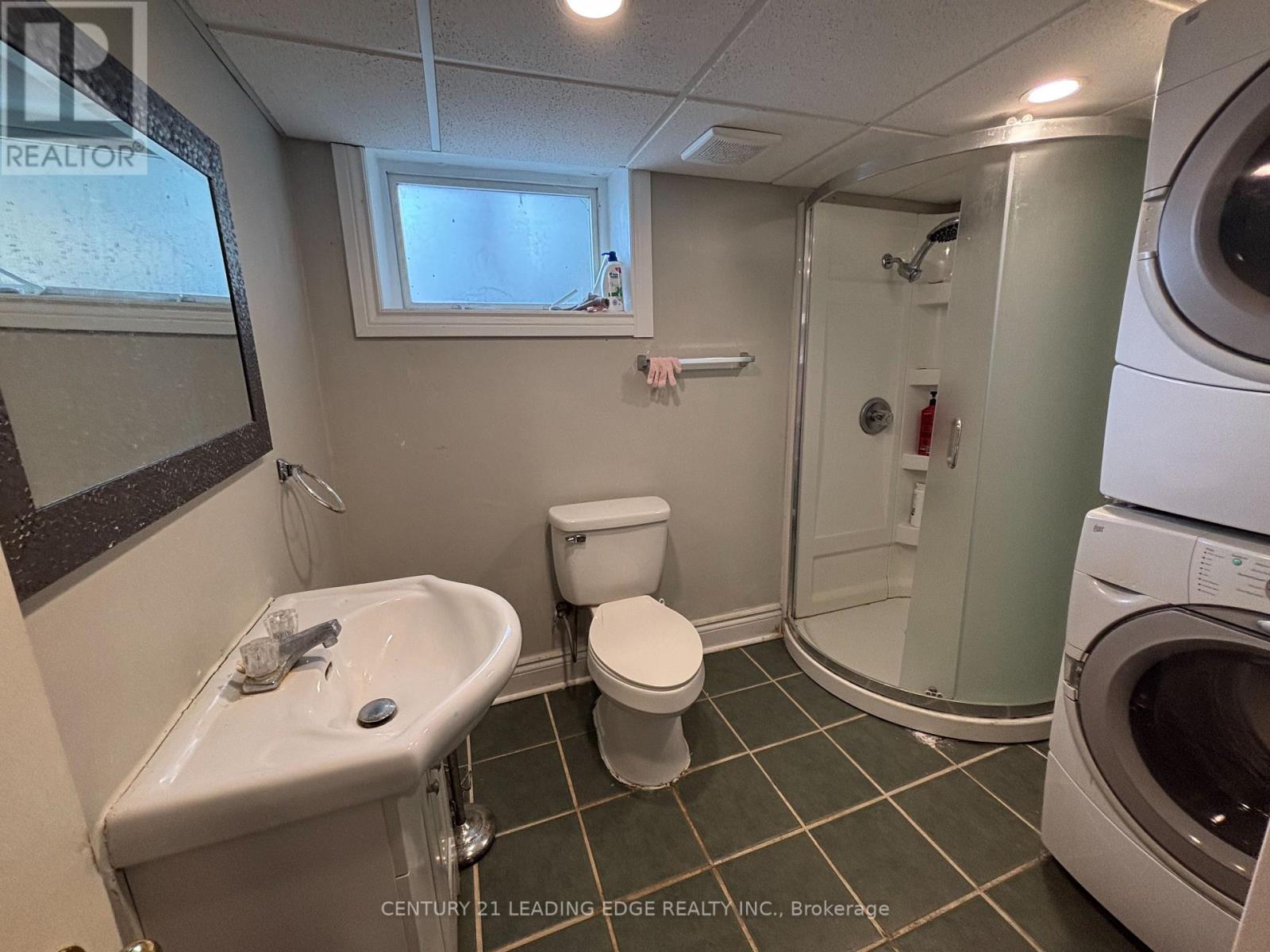 106 Whitney Avenue, Hamilton (Ainslie Wood), Ontario  L8S 2G5 - Photo 29 - X12064380
