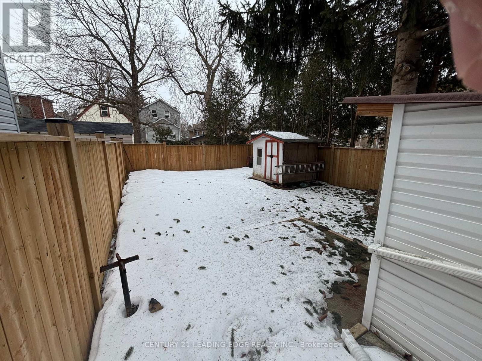 106 Whitney Avenue, Hamilton (Ainslie Wood), Ontario  L8S 2G5 - Photo 32 - X12064380